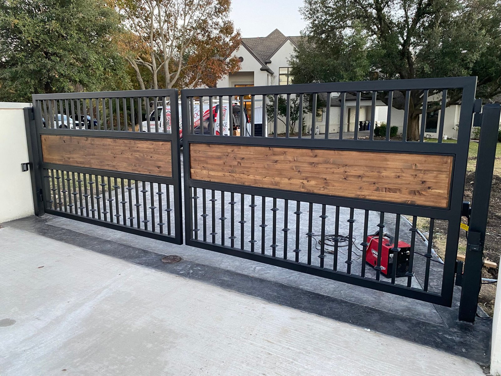 Automatic gate service work in Dallas