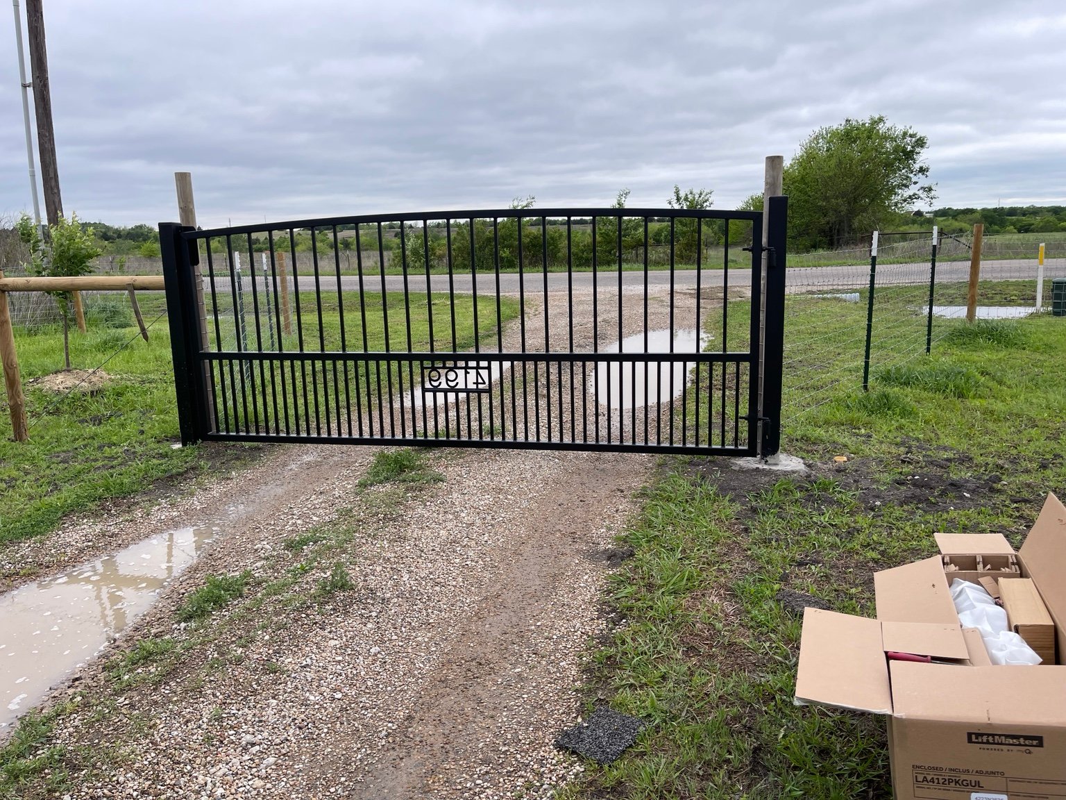 Automatic driveway gate installation project