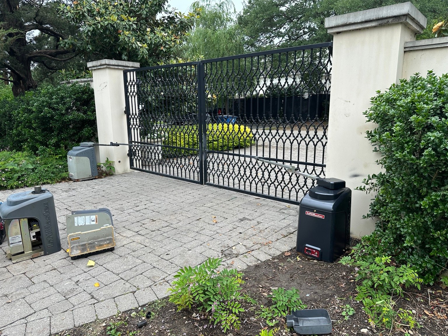 Automatic gate service for a Southlake Texas property
