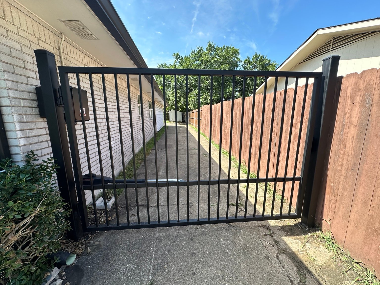 Automatic gate service for a Frisco Texas property