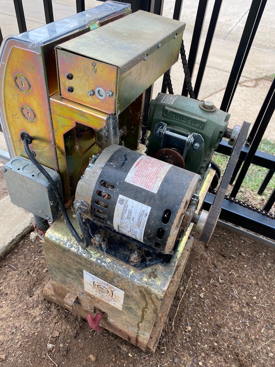 Automatic gate motor repair in Dallas Texas