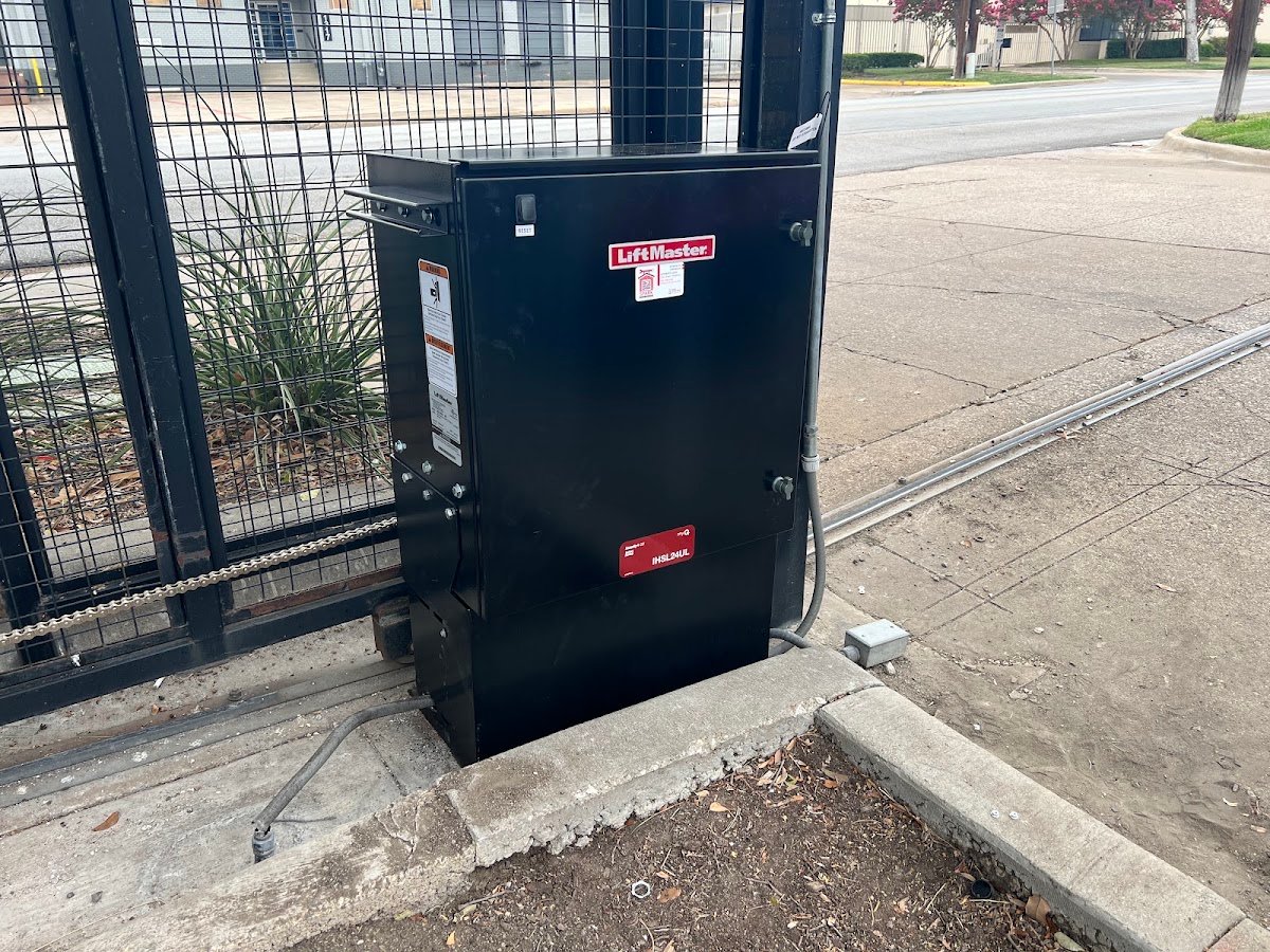 Commercial LiftMaster sliding gate operator repair in Dallas